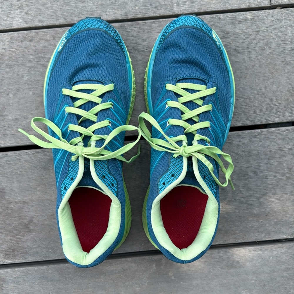 NEWER - Size 9 1/2- The North Face - Litewave TR Trail Running/ walking